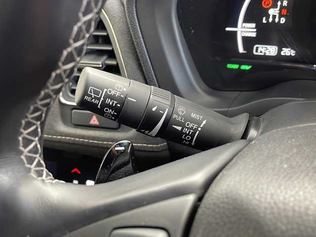 ホンダ ヴェゼル ハイブリッド RS ホンダセンシング 愛知県 2016(平28)年 6.8万km クリスタルブラックパール 純正ナビ/【Bluetooth/フルセグTV/CD/DVD/AM/FM/USB】/バックカメラ/衝突被害軽減ブレーキ/レーンアシスト/レーダークルーズコントロール/横滑り防止装置/パドルシフト/ハーフレザーシート/前席シートヒーター/カーテンエアバック/オートエアコン/ETC/プッシュスタート/ステアリングスイッチ/スマートキー/電動格納ミラー/純正18インチアルミホイール/純正LEDオートライト