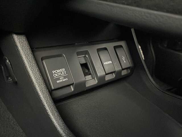 ホンダ ヴェゼル ハイブリッド RS ホンダセンシング 愛知県 2016(平28)年 6.8万km クリスタルブラックパール 純正ナビ/【Bluetooth/フルセグTV/CD/DVD/AM/FM/USB】/バックカメラ/衝突被害軽減ブレーキ/レーンアシスト/レーダークルーズコントロール/横滑り防止装置/パドルシフト/ハーフレザーシート/前席シートヒーター/カーテンエアバック/オートエアコン/ETC/プッシュスタート/ステアリングスイッチ/スマートキー/電動格納ミラー/純正18インチアルミホイール/純正LEDオートライト