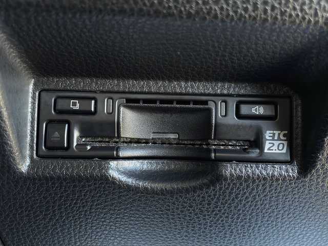 トヨタ ノア ハイブリッド S－Z 岩手県 2022(令4)年 6万km アティチュードブラックマイカ 純正メモリーナビ/AM/FM/Bluetooth/フルセグTV/全方位カメラ/純正フリップダウンモニター/電動リアゲート/ETC/両側パワースライドドア/レーダークルーズコントロール/衝突被害軽減ブレーキ/レーンキープアシスト/アイドリングストップ/シートヒーター/オートライト/オートハイビーム/LEDヘッドライト/フォグランプ/スマートキー/プッシュスタート/電動格納ミラー/社外16インチAW