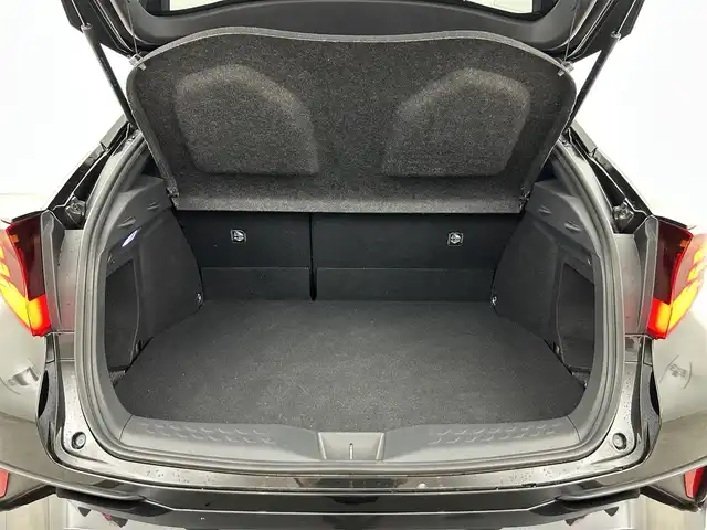 トヨタ Ｃ－ＨＲ G－T 福岡県 2019(令1)年 4.4万km ブラックマイカ 純正ディスプレイオーディオナビ（ＢＴ，フルセグＴＶ）　/全方位カメラ　/ＥＴＣ　/ドラレコ　/ダブルツィーター　/ＡＣＣ/衝突軽減ブレーキ　/レーンキープ　/ＢＳＭ　/ＭＴモード付き　/ハーフレザー　/純正１８インチＡＷ