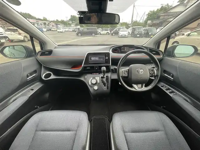 トヨタ シエンタ G 愛媛県 2017(平29)年 6万km ブラックマイカ 純正ナビ（Bluetooth/フルセグテレビ/SD）/両側パワースライドドア/前方ドライブレコーダー/ETC/シートヒーター/バックカメラ/純正15インチアルミホイール/純正フロアマット/ドアバイザー/LEDヘッドライト/3列シート/スペアキー1本/ABS/横滑り防止装置/レーンキープアシスト/衝突被害軽減システム/アイドリングストップ/プッシュスタートボタン