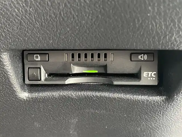 トヨタ シエンタ G 愛媛県 2017(平29)年 6万km ブラックマイカ 純正ナビ（Bluetooth/フルセグテレビ/SD）/両側パワースライドドア/前方ドライブレコーダー/ETC/シートヒーター/バックカメラ/純正15インチアルミホイール/純正フロアマット/ドアバイザー/LEDヘッドライト/3列シート/スペアキー1本/ABS/横滑り防止装置/レーンキープアシスト/衝突被害軽減システム/アイドリングストップ/プッシュスタートボタン