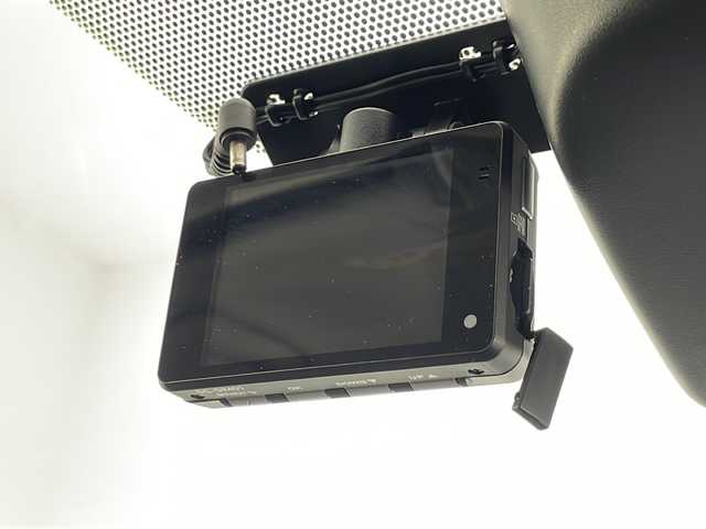 トヨタ シエンタ G 千葉県 2017(平29)年 6万km ブラックマイカ 衝突被害軽減ブレーキ/レーンキープアシスト/両側パワースライドドア/純正SDナビ（ZSNT-W66T）/フルセグテレビ/CD・DVD/バックカメラ/ドライブレコーダー（前方：DC-DR401）/革巻きステアリング/ステアリングスイッチ/純正ドアバイザー/純正フロアマット/スマートキー/純正15インチアルミホイール