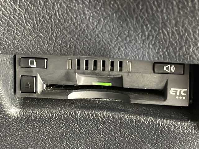 トヨタ シエンタ G 千葉県 2017(平29)年 6万km ブラックマイカ 衝突被害軽減ブレーキ/レーンキープアシスト/両側パワースライドドア/純正SDナビ（ZSNT-W66T）/フルセグテレビ/CD・DVD/バックカメラ/ドライブレコーダー（前方：DC-DR401）/革巻きステアリング/ステアリングスイッチ/純正ドアバイザー/純正フロアマット/スマートキー/純正15インチアルミホイール