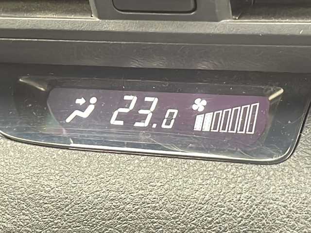 トヨタ シエンタ G 千葉県 2017(平29)年 6万km ブラックマイカ 衝突被害軽減ブレーキ/レーンキープアシスト/両側パワースライドドア/純正SDナビ（ZSNT-W66T）/フルセグテレビ/CD・DVD/バックカメラ/ドライブレコーダー（前方：DC-DR401）/革巻きステアリング/ステアリングスイッチ/純正ドアバイザー/純正フロアマット/スマートキー/純正15インチアルミホイール