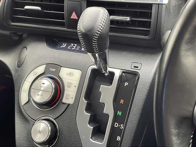 トヨタ シエンタ G 千葉県 2017(平29)年 6万km ブラックマイカ 衝突被害軽減ブレーキ/レーンキープアシスト/両側パワースライドドア/純正SDナビ（ZSNT-W66T）/フルセグテレビ/CD・DVD/バックカメラ/ドライブレコーダー（前方：DC-DR401）/革巻きステアリング/ステアリングスイッチ/純正ドアバイザー/純正フロアマット/スマートキー/純正15インチアルミホイール