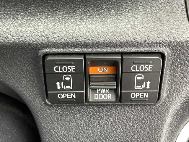 トヨタ シエンタ G 千葉県 2017(平29)年 6万km ブラックマイカ 衝突被害軽減ブレーキ/レーンキープアシスト/両側パワースライドドア/純正SDナビ（ZSNT-W66T）/フルセグテレビ/CD・DVD/バックカメラ/ドライブレコーダー（前方：DC-DR401）/革巻きステアリング/ステアリングスイッチ/純正ドアバイザー/純正フロアマット/スマートキー/純正15インチアルミホイール