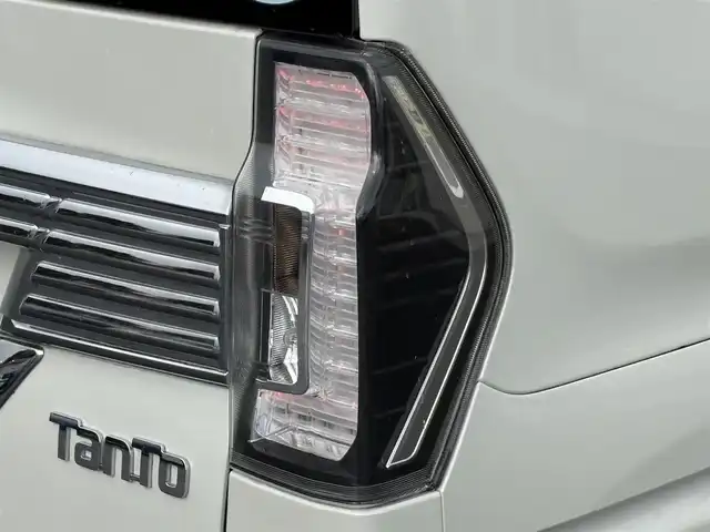 ダイハツ タント カスタムRS トップED LTD SAⅢ 岩手県 2018(平30)年 6.7万km パールホワイトⅢ 禁煙車/４WD/ターボ/全方位カメラ/両側パワースライドドア/シートヒーター/純正8インチメモリナビ/→フルセグTV/Bluetooth/CD/DVD/FM/AM/バックカメラ/衝突被害軽減ブレーキ/横滑り防止装置/オートライト/オートハイビーム/LEDヘッドライト/フォグライト/〇プッシュスタート/〇電動格納ミラー/〇ウィンカーミラー/〇シガーソケット/〇ドアバイザー/〇フロアマット/〇スマートキー/ETC