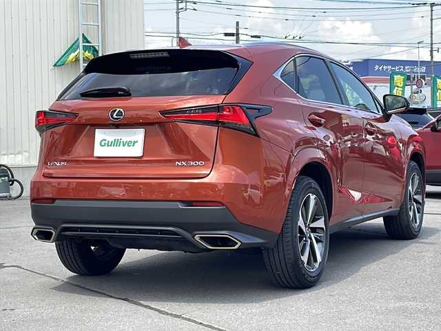 レクサス ＮＸ 300 スパイス&シック 道北・旭川 2020(令2)年 4.4万km ブレージングカーネリアンコントラストレイヤリング 純正メモリーナビ/　CD/DVD/BD/AUX/USB/BT/SD/MSV/フルセグ/サイド/バックカメラ/レザーシート/シートヒーター/エアシート/ハンズフリー電動リアゲート/ルーフレール/シルバーフロントスポイラー/PCS/ACC/BSM/CTA/PKSA/PKSB/RSA/アイドリングストップ/パドルシフト/寒冷地仕様/メモリシート/パワーシート/オートハイビーム/オートライト/３眼LED/フォグランプ/リアフォグ/ミラーヒーター/ビルトインETC/前後ドライブレコーダー/ステアリングヒーター/トノカバー/フロントガラス熱線/ブラック天井/ブロンズフィルムインパネ