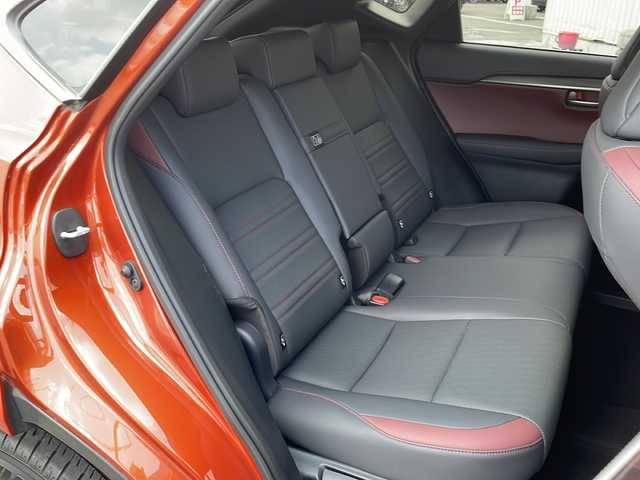 レクサス ＮＸ 300 スパイス&シック 道北・旭川 2020(令2)年 4.4万km ブレージングカーネリアンコントラストレイヤリング 純正メモリーナビ/　CD/DVD/BD/AUX/USB/BT/SD/MSV/フルセグ/サイド/バックカメラ/レザーシート/シートヒーター/エアシート/ハンズフリー電動リアゲート/ルーフレール/シルバーフロントスポイラー/PCS/ACC/BSM/CTA/PKSA/PKSB/RSA/アイドリングストップ/パドルシフト/寒冷地仕様/メモリシート/パワーシート/オートハイビーム/オートライト/３眼LED/フォグランプ/リアフォグ/ミラーヒーター/ビルトインETC/前後ドライブレコーダー/ステアリングヒーター/トノカバー/フロントガラス熱線/ブラック天井/ブロンズフィルムインパネ