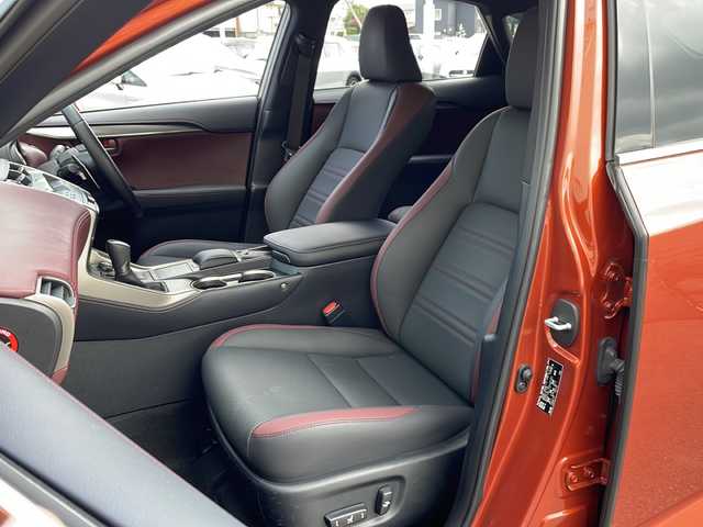 レクサス ＮＸ 300 スパイス&シック 道北・旭川 2020(令2)年 4.4万km ブレージングカーネリアンコントラストレイヤリング 純正メモリーナビ/　CD/DVD/BD/AUX/USB/BT/SD/MSV/フルセグ/サイド/バックカメラ/レザーシート/シートヒーター/エアシート/ハンズフリー電動リアゲート/ルーフレール/シルバーフロントスポイラー/PCS/ACC/BSM/CTA/PKSA/PKSB/RSA/アイドリングストップ/パドルシフト/寒冷地仕様/メモリシート/パワーシート/オートハイビーム/オートライト/３眼LED/フォグランプ/リアフォグ/ミラーヒーター/ビルトインETC/前後ドライブレコーダー/ステアリングヒーター/トノカバー/フロントガラス熱線/ブラック天井/ブロンズフィルムインパネ
