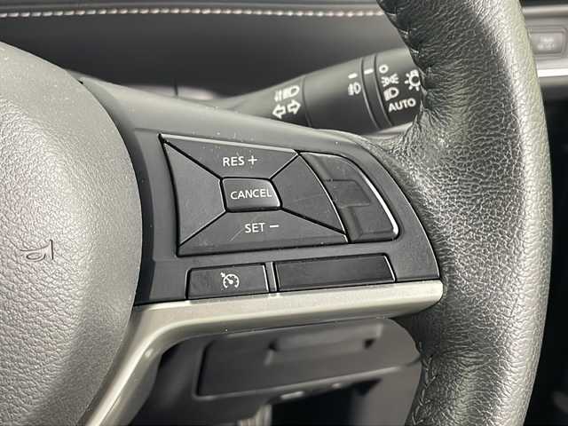 日産 セレナ ハイウェイスター Vセレクション 埼玉県 2017(平29)年 6.5万km インペリアルアンバーP 純正SDナビ/MM317D-W/ 地図SDない為動作確認未/　CD/DVD/バックカメラ/地デジ/両側パワースライドドア/純正フリップダウンモニター/クルーズコントロール/エマージェンシーブレーキ/ビルドインＥＴＣ/ＬＥＤヘッドライト/アイドリングストップ/プッシュスタート
