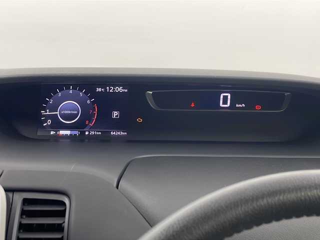 日産 セレナ ハイウェイスター Vセレクション 埼玉県 2017(平29)年 6.5万km インペリアルアンバーP 純正SDナビ/MM317D-W/ 地図SDない為動作確認未/　CD/DVD/バックカメラ/地デジ/両側パワースライドドア/純正フリップダウンモニター/クルーズコントロール/エマージェンシーブレーキ/ビルドインＥＴＣ/ＬＥＤヘッドライト/アイドリングストップ/プッシュスタート