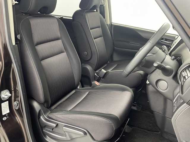 日産 セレナ ハイウェイスター Vセレクション 埼玉県 2017(平29)年 6.5万km インペリアルアンバーP 純正SDナビ/MM317D-W/ 地図SDない為動作確認未/　CD/DVD/バックカメラ/地デジ/両側パワースライドドア/純正フリップダウンモニター/クルーズコントロール/エマージェンシーブレーキ/ビルドインＥＴＣ/ＬＥＤヘッドライト/アイドリングストップ/プッシュスタート