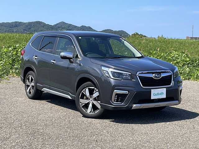 スバル フォレスター ハイブリッド アドバンス 新潟県 2021(令3)年 5.3万km マグネタイトグレーメタリック 4WD/純正SDナビ/CD/DVD/BT/フルセグテレビ/フロント/サイド/バックカメラ/ETC/ドライブレコーダー/衝突被害軽減ブレーキ/レーンキープアシスト/レーダークルーズコントロール/半革シート/パワーシート/シートヒーター /ステアリングヒーター/ステアリングスイッチ/パドルシフト/パワーバックドア/コーナーセンサー/LEDヘッドライト/オートライト/フォグランプ/純正18インチアルミホイール