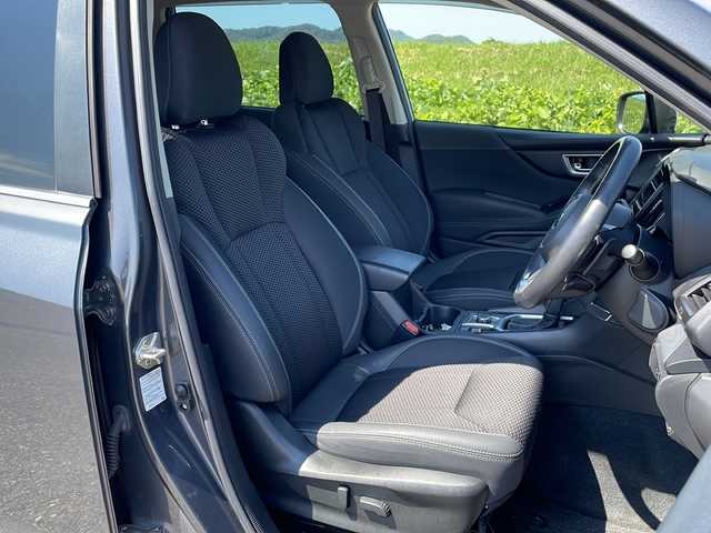 スバル フォレスター ハイブリッド アドバンス 新潟県 2021(令3)年 5.3万km マグネタイトグレーメタリック 4WD/純正SDナビ/CD/DVD/BT/フルセグテレビ/フロント/サイド/バックカメラ/ETC/ドライブレコーダー/衝突被害軽減ブレーキ/レーンキープアシスト/レーダークルーズコントロール/半革シート/パワーシート/シートヒーター /ステアリングヒーター/ステアリングスイッチ/パドルシフト/パワーバックドア/コーナーセンサー/LEDヘッドライト/オートライト/フォグランプ/純正18インチアルミホイール