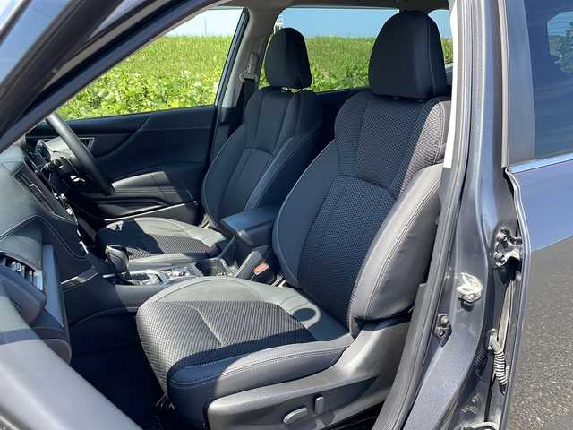 スバル フォレスター ハイブリッド アドバンス 新潟県 2021(令3)年 5.3万km マグネタイトグレーメタリック 4WD/純正SDナビ/CD/DVD/BT/フルセグテレビ/フロント/サイド/バックカメラ/ETC/ドライブレコーダー/衝突被害軽減ブレーキ/レーンキープアシスト/レーダークルーズコントロール/半革シート/パワーシート/シートヒーター /ステアリングヒーター/ステアリングスイッチ/パドルシフト/パワーバックドア/コーナーセンサー/LEDヘッドライト/オートライト/フォグランプ/純正18インチアルミホイール