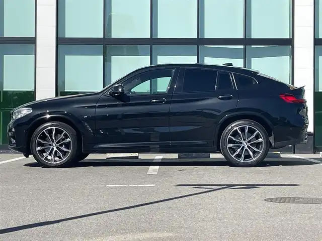 ＢＭＷ Ｘ４ xDrive 30i Mスポーツ 和歌山県 2019(令1)年 4.3万km 黒 純正ナビ/全方位カメラ/TV/BT/衝突被害軽減ブレーキ/レーンキープアシスト/レーダークルコン/コーナーセンサー/オートライト/ムーンルーフ/ETC/ドラレコ/レーダー探知機/シートヒーター/シートメモリー/置くだけ充電器/オートホールド/ヘッドアップディスプレイ/パドルシフト/LEDヘッドライト/フォグランプ