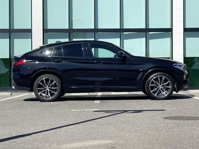 ＢＭＷ Ｘ４ xDrive 30i Mスポーツ 和歌山県 2019(令1)年 4.3万km 黒 純正ナビ/全方位カメラ/TV/BT/衝突被害軽減ブレーキ/レーンキープアシスト/レーダークルコン/コーナーセンサー/オートライト/ムーンルーフ/ETC/ドラレコ/レーダー探知機/シートヒーター/シートメモリー/置くだけ充電器/オートホールド/ヘッドアップディスプレイ/パドルシフト/LEDヘッドライト/フォグランプ