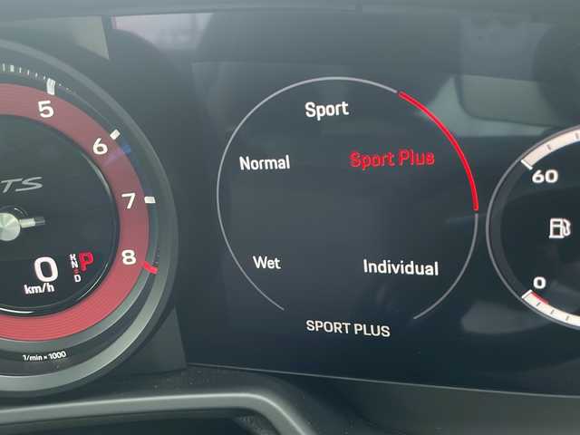 ポルシェ ポルシェ ９１１ カレラ4 GTS 大阪府 2022(令4)年 2.3万km 赤 ワンオーナー車/カーマインレッド/ＧＴＳインテリアＰＫＧ/ＰＤＣＣ/ＢＯＳＥサウンド/ＰＤＬＳ Ｐｌｕｓ付/    ティンテッドマトリクスＬＥＤヘッドライト/スポーツクロノ/レーンチェンジアシスト/純正ナビゲーション/全方位カメラ/１８ｗａｙアダプティブシートスポーツシート/エクステンテッドインテリアパッケージマットカーボン/カラーメーター/カーマインレッド/ライトデザインパッケージ/パワーステアリングプラス/リアアクスルステアリング