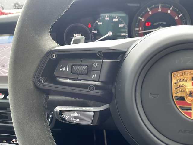 ポルシェ ポルシェ ９１１ カレラ4 GTS 大阪府 2022(令4)年 2.3万km 赤 ワンオーナー車/カーマインレッド/ＧＴＳインテリアＰＫＧ/ＰＤＣＣ/ＢＯＳＥサウンド/ＰＤＬＳ Ｐｌｕｓ付/    ティンテッドマトリクスＬＥＤヘッドライト/スポーツクロノ/レーンチェンジアシスト/純正ナビゲーション/全方位カメラ/１８ｗａｙアダプティブシートスポーツシート/エクステンテッドインテリアパッケージマットカーボン/カラーメーター/カーマインレッド/ライトデザインパッケージ/パワーステアリングプラス/リアアクスルステアリング