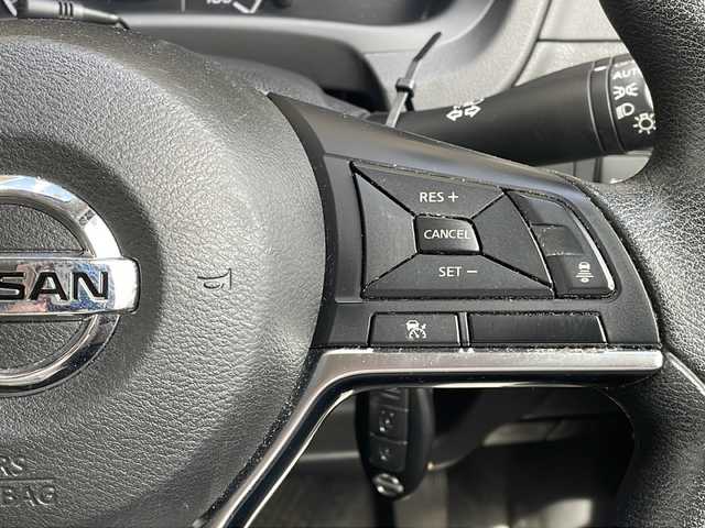 日産 ノート e－パワー X 長野県 2018(平30)年 6.1万km ブリリアントホワイトパール エマージェンシーブレーキ/メモリナビフルセグTV/バックカメラ/ETC/クルーズコントロール/コーナーセンサー /社外15インチアルミ/プッシュスタートエンジン/パーキングアシスト/LEDヘッドライト/純正フロアマット/保証書