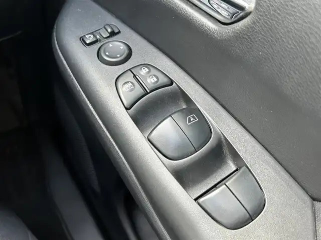 日産 セレナ ハイウェイスター 群馬県 2017(平29)年 12.2万km アズライトブルー (株)IDOMが運営する【じしゃロン伊勢崎店】の自社ローン専用車両になりますこちらは現金またはオートローンご利用時の価格です。自社ローンご希望の方は別途その旨お申付け下さい/プロパイロット/両側パワースライドドア/純正SDナビゲーション/アラウンドビューモニター/フリップダウンモニター/CD/DVD/BD/SD/BT/DTV/LEDヘッドライト/デジタルインナーミラー/オートライト/ETC/ドアバイザー/純正フロアマット