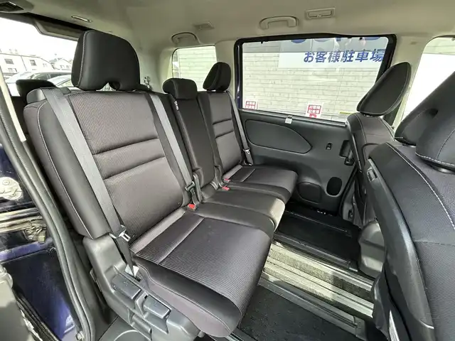 日産 セレナ ハイウェイスター 群馬県 2017(平29)年 12.2万km アズライトブルー (株)IDOMが運営する【じしゃロン伊勢崎店】の自社ローン専用車両になりますこちらは現金またはオートローンご利用時の価格です。自社ローンご希望の方は別途その旨お申付け下さい/プロパイロット/両側パワースライドドア/純正SDナビゲーション/アラウンドビューモニター/フリップダウンモニター/CD/DVD/BD/SD/BT/DTV/LEDヘッドライト/デジタルインナーミラー/オートライト/ETC/ドアバイザー/純正フロアマット