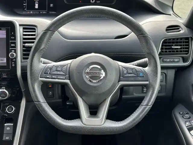 日産 セレナ ハイウェイスター 群馬県 2017(平29)年 12.2万km アズライトブルー (株)IDOMが運営する【じしゃロン伊勢崎店】の自社ローン専用車両になりますこちらは現金またはオートローンご利用時の価格です。自社ローンご希望の方は別途その旨お申付け下さい/プロパイロット/両側パワースライドドア/純正SDナビゲーション/アラウンドビューモニター/フリップダウンモニター/CD/DVD/BD/SD/BT/DTV/LEDヘッドライト/デジタルインナーミラー/オートライト/ETC/ドアバイザー/純正フロアマット