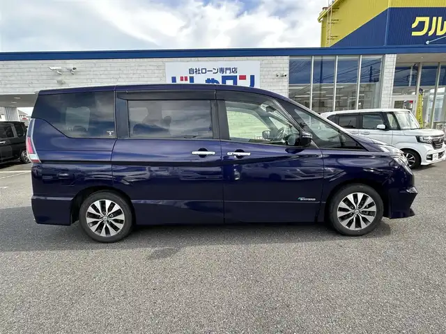 日産 セレナ ハイウェイスター 群馬県 2017(平29)年 12.2万km アズライトブルー (株)IDOMが運営する【じしゃロン伊勢崎店】の自社ローン専用車両になりますこちらは現金またはオートローンご利用時の価格です。自社ローンご希望の方は別途その旨お申付け下さい/プロパイロット/両側パワースライドドア/純正SDナビゲーション/アラウンドビューモニター/フリップダウンモニター/CD/DVD/BD/SD/BT/DTV/LEDヘッドライト/デジタルインナーミラー/オートライト/ETC/ドアバイザー/純正フロアマット
