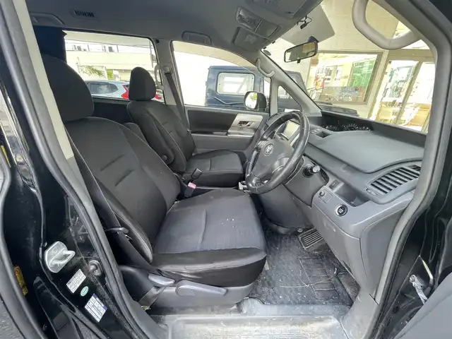 トヨタ ヴォクシー ZS 兵庫県 2010(平22)年 19.4万km ブラック アルパイン製SDナビ(VIE-X08)/・フルセグTV/・バックカメラ/・AM/FM/・CD/DVD/アルパイン製フリップダウンモニター/両側パワースライドドア/ビルトインETC/プッシュスタート/スマートキー/ステアリングリモコン/パドルシフト/電動格納ミラー/AAC