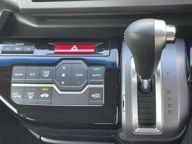 ホンダ ステップワゴン スパーダ Z クールスピリット 熊本県 2012(平24)年 8.4万km プレミアムスパークルブラックパール スマートキー/社外ナビ/（CD・DVD・フルセグTV・BTオーディオ・SD）/バックカメラ/ETC/純正17インチAW/両側パワースライドドア/クルーズコントロール/パドルシフト/レザー調シートカバー/ディスチャージヘッドライト/オートライト/フォグライト/横滑り防止装置/ウィンカーミラー/純正フロアマット/純正ドアバイザー/新車保証書/取扱説明書