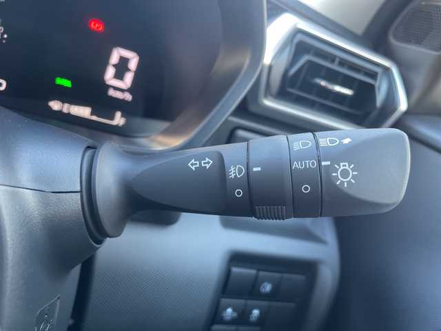 トヨタ ライズ Z 三重県 2025(令7)年 0.1千km ブラックマイカメタリック/シャイニングホワイトパール 登録時32km/ワンオーナー/禁煙車/純正９インチディスプレイオーディオ/・Ｂｌｕｅｔｏｏｔｈ・フルセグ・ＨＤＭＩ・ＵＳＢ・AM/FM/・carplay/トヨタセーフティセンス/・プリクラッシュセーフティシステム/・レーンディパーチャーアラート/・先行車発進お知らせ機能/・リアクロストラフィックアラート/・ブラインドスポットモニター/・レーダークルーズコントロール/・AUTOライト/・オートマチックハイビーム/アラウンドビューモニター/前席シートヒーター/前後コーナーセンサー/スマートペダル/LEDヘッドライト/LEDフォグランプ/プッシュスタート/スマートキー/スペアキー