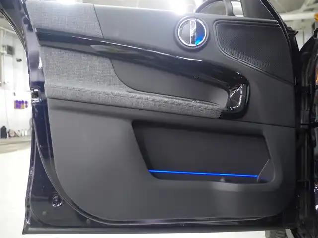 ＭＩＮＩ ＢＭＷ ミニ クロスオーバー クーパー D 兵庫県 2022(令4)年 2.3万km MINI Yoursエニグマティックブラック 純正ナビ/バックカメラ/ETC/ハーフレザーシート/シートヒーター/コンフォートアクセス/インテリジェントセーフティ/ユニオンジャックテール/コーナーセンサー/前後ドラレコ/パワーバックドア/アンビエントライト