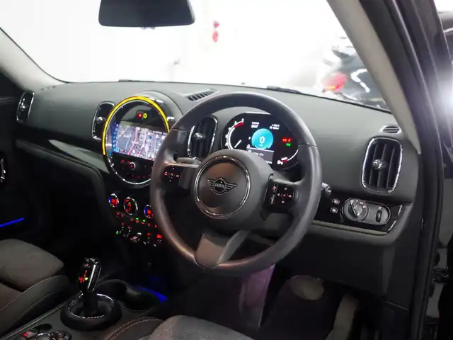ＭＩＮＩ ＢＭＷ ミニ クロスオーバー クーパー D 兵庫県 2022(令4)年 2.3万km MINI Yoursエニグマティックブラック 純正ナビ/バックカメラ/ETC/ハーフレザーシート/シートヒーター/コンフォートアクセス/インテリジェントセーフティ/ユニオンジャックテール/コーナーセンサー/前後ドラレコ/パワーバックドア/アンビエントライト