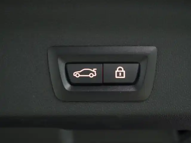 ＭＩＮＩ ＢＭＷ ミニ クロスオーバー クーパー D 兵庫県 2022(令4)年 2.3万km MINI Yoursエニグマティックブラック 純正ナビ/バックカメラ/ETC/ハーフレザーシート/シートヒーター/コンフォートアクセス/インテリジェントセーフティ/ユニオンジャックテール/コーナーセンサー/前後ドラレコ/パワーバックドア/アンビエントライト