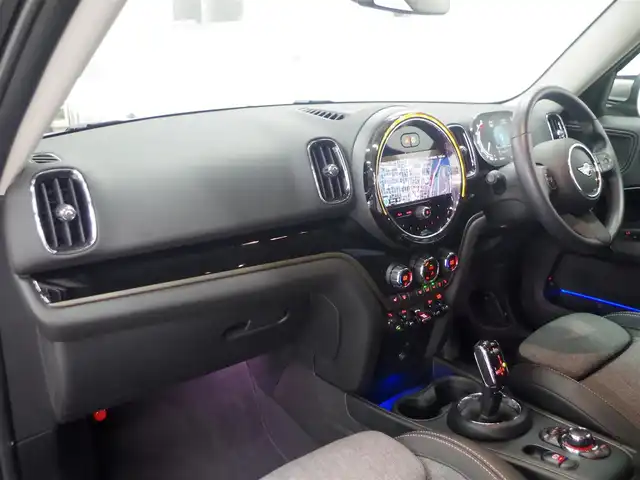 ＭＩＮＩ ＢＭＷ ミニ クロスオーバー クーパー D 兵庫県 2022(令4)年 2.3万km MINI Yoursエニグマティックブラック 純正ナビ/バックカメラ/ETC/ハーフレザーシート/シートヒーター/コンフォートアクセス/インテリジェントセーフティ/ユニオンジャックテール/コーナーセンサー/前後ドラレコ/パワーバックドア/アンビエントライト