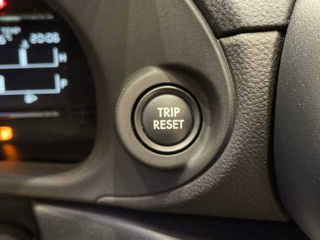 スバル ＢＲＺ R 埼玉県 2023(令5)年 1.3万km サファイアブルーパール アイサイト/フローティングディスプレイオーディオ/　　BT/USB/デジタルインナーミラー/レーダークルーズコントロール/LEDヘッドライト/シートヒーター/純正17インチアルミホイール/STIフルエアロ/スマートキー×2/禁煙車