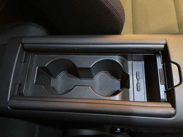 スバル ＢＲＺ R 埼玉県 2023(令5)年 1.3万km サファイアブルーパール アイサイト/フローティングディスプレイオーディオ/　　BT/USB/デジタルインナーミラー/レーダークルーズコントロール/LEDヘッドライト/シートヒーター/純正17インチアルミホイール/STIフルエアロ/スマートキー×2/禁煙車