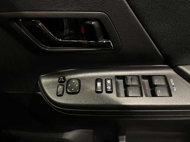 トヨタ ヴェルファイア 2．4Z 新潟県 2012(平24)年 16.6万km ボルドーマイカメタリック プッシュスタート/パワーステアリング/パワーウィンドウ/スマートキー/Wオートエアコン/後席モニター/ETC/バックカメラ/フルセグTV/SDナビ/3列シート/チップアップシート/純正フロアマット/布シート/両側パワースライドドア/純正アルミホイール/ABS/横滑り防止装置/コーナーセンサー前後/オートライト/キセノンヘッドライト/W+サイドエアバック/カーテンエアバック