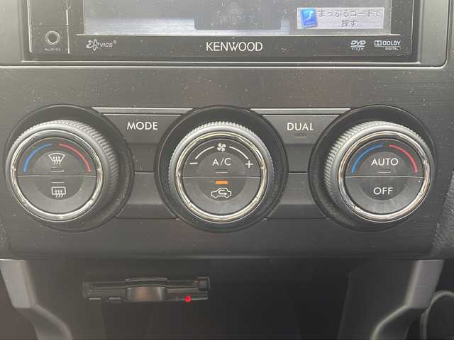 スバル フォレスター 2．0i－S アイサイト 福井県 2013(平25)年 8.6万km サテンホワイトパール (株)IDOMが運営する【じしゃロン福井店】の自社ローン対象車両になります。こちらは現金またはオートローンご利用時の価格です。自社ローンご希望の方は別途その旨お申付け下さい/社外ナビ（CD・DVD）/ワンセグテレビ/ETC/パワーシート（D席・N席）/シートヒーター（D席・N席）/パワーバックドア