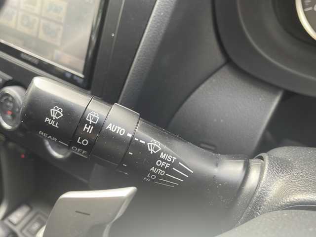 スバル フォレスター 2．0i－S アイサイト 福井県 2013(平25)年 8.6万km サテンホワイトパール (株)IDOMが運営する【じしゃロン福井店】の自社ローン対象車両になります。こちらは現金またはオートローンご利用時の価格です。自社ローンご希望の方は別途その旨お申付け下さい/社外ナビ（CD・DVD）/ワンセグテレビ/ETC/パワーシート（D席・N席）/シートヒーター（D席・N席）/パワーバックドア