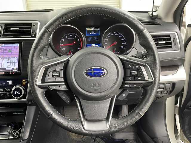 スバル アウトバック ベース 道央・札幌 2018(平30)年 12.4万km クリスタルホワイトP ・４WD  / アイサイト/・衝突被害軽減システム/・横滑り防止装置/・社外メモリナビ（AVIC-RL801）/・CD/DVD/SD/BT/フルセグTV/・バックカメラ/・レーダークルーズコントロール/・ルーフレール/・LEDヘッドライト/・LEDフォグランプ/・エンジンスターター/・ドライブレコーダー前方/・プッシュスタート/スマートキー/・アイドリングストップ/・ウィンカーミラー/・ETC