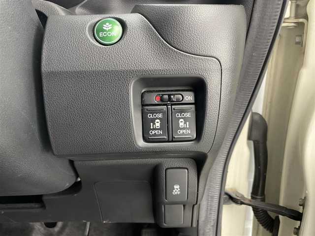 ホンダ Ｎ ＢＯＸ G ターボ SSパッケージ 愛知県 2013(平25)年 6.7万km プレミアムホワイトパール 純正ナビ　ＴＶ　Ｂｌｕｅｔｏｏｔｈ　バックカメラ　ＨＩＤオートライト　両側パワースライドドア　ＥＴＣ　パドルシフト　クルーズコントロール　純正１４インチアルミ　オートエアコン　純正フロアマット　禁煙車