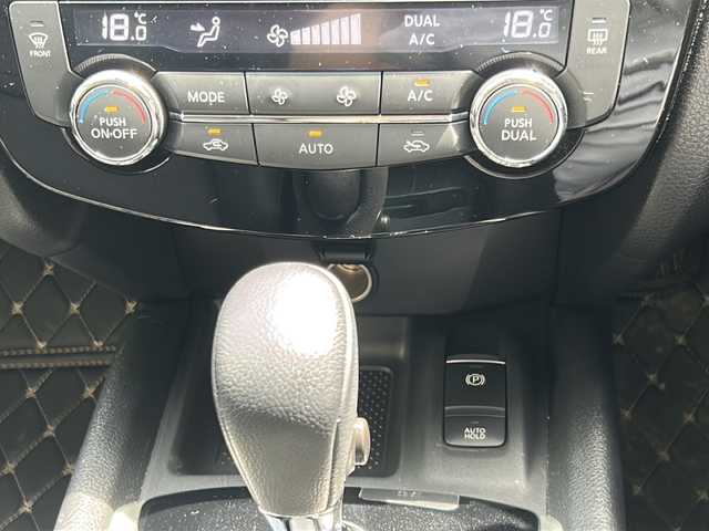 日産 エクストレイル 20Xi 大阪府 2018(平30)年 5.2万km ブリリアントホワイトパール 禁煙車/ワンオーナー/プロパイロット/　車間距離維持支援システム/　車線維持支援システム/衝突軽減被害ブレーキ/ハーフレザーシート/純正ナビ(AM/FM/CD/DVD/BT)/フルセグTV/デュアルエアコン/シートヒーター(全席)/アラウンドビューモニター/コーナーセンサー前後/ヒーテッドドアミラー/パワーバックドア/オートライト/純正フロアマット/純正ドアバイザー/純正AW