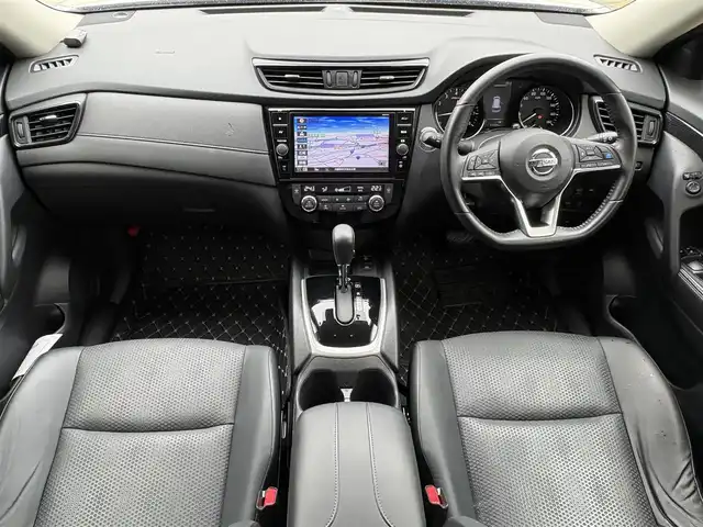 日産 エクストレイル 20Xi 大阪府 2018(平30)年 5.2万km ブリリアントホワイトパール プロパイロット/　・インテリジェントエマージェンシーブレーキ/　・車間距離維持支援システム/　・車線維持支援システム/　・車線逸脱毛法　LDW/純正ナビ/　AM/FM/CD/DVD/Bluetooth/フルセグ/パワーバックドア/インテリジェントアラウンドビューモニター/インテリジェントルームミラー/ハーフレザーシート/シートヒーター(全席)/ヒーテッドドアミラー/LEDオートライト/フォグランプ/スマートキー/ルーフレール/ビルトインETC2.0/コーナーセンサー前後/デュアルエアコン/純正フロアマット/純正ドアバイザー/純正18インチアルミホイール