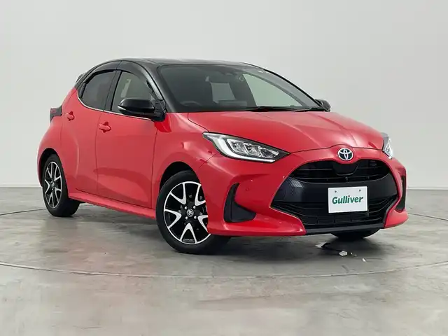 トヨタ ヤリス ハイブリッド Z 群馬県 2021(令3)年 1.1万km ブラック/コーラルクリスタルシャイン 純正８型ナビ　全周囲カメラ　フルセグＴＶ　シートヒーター　衝突被害軽減ブレーキ　レーンアシスト　オートハイビーム　ＬＥＤヘッドライト　ＢＳＭ　前後ドライブレコーダー　ＥＴＣ２．０　スマートキー　禁煙車