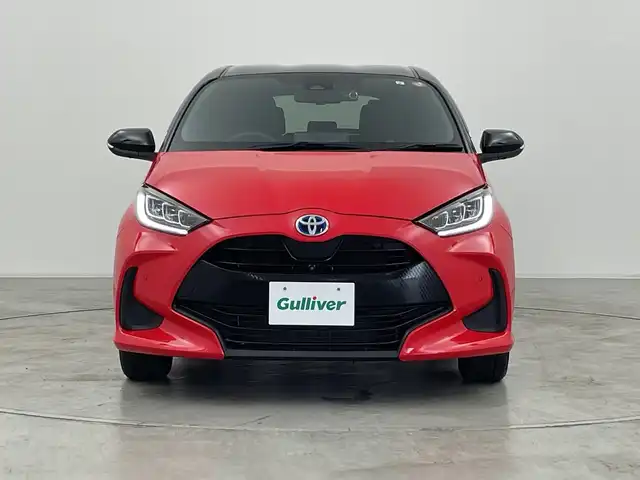 トヨタ ヤリス ハイブリッド Z 群馬県 2021(令3)年 1.1万km ブラック/コーラルクリスタルシャイン 純正８型ナビ　全周囲カメラ　フルセグＴＶ　シートヒーター　衝突被害軽減ブレーキ　レーンアシスト　オートハイビーム　ＬＥＤヘッドライト　ＢＳＭ　前後ドライブレコーダー　ＥＴＣ２．０　スマートキー　禁煙車