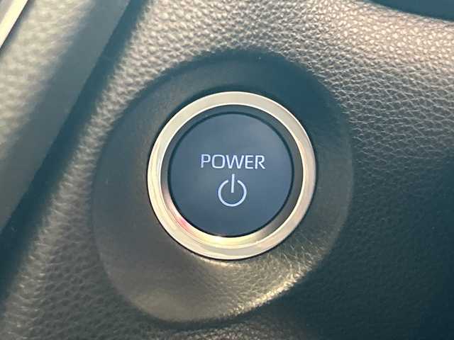 トヨタ カローラ クロス ハイブリッド Z 埼玉県 2023(令5)年 1万km プラチナホワイトパールマイカ セーフティセンス/純正10.5インチコネクトナビ/　　BT/USB/全方位カメラ/パワーバックドア/レーダークルーズコントロール/レーンキープアシスト/LEDヘッドライト/革シート/シートヒーター/純正18インチアルミホイール/ルーフレール/ETC2.0/スマートキー×2/禁煙車