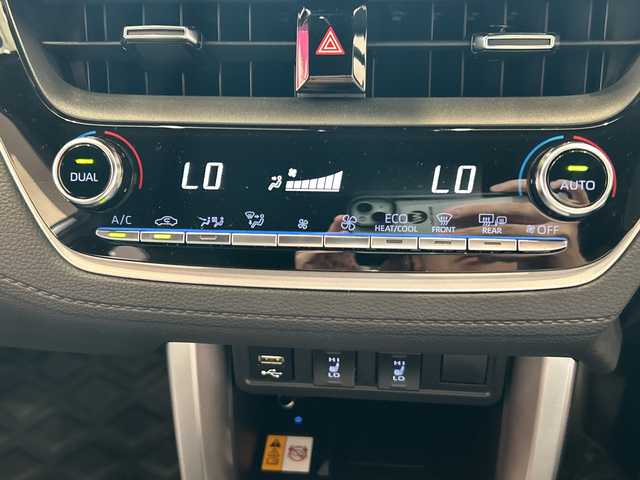 トヨタ カローラ クロス ハイブリッド Z 埼玉県 2023(令5)年 1万km プラチナホワイトパールマイカ セーフティセンス/純正10.5インチコネクトナビ/　　BT/USB/全方位カメラ/パワーバックドア/レーダークルーズコントロール/レーンキープアシスト/LEDヘッドライト/革シート/シートヒーター/純正18インチアルミホイール/ルーフレール/ETC2.0/スマートキー×2/禁煙車